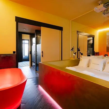 Supper Hotel